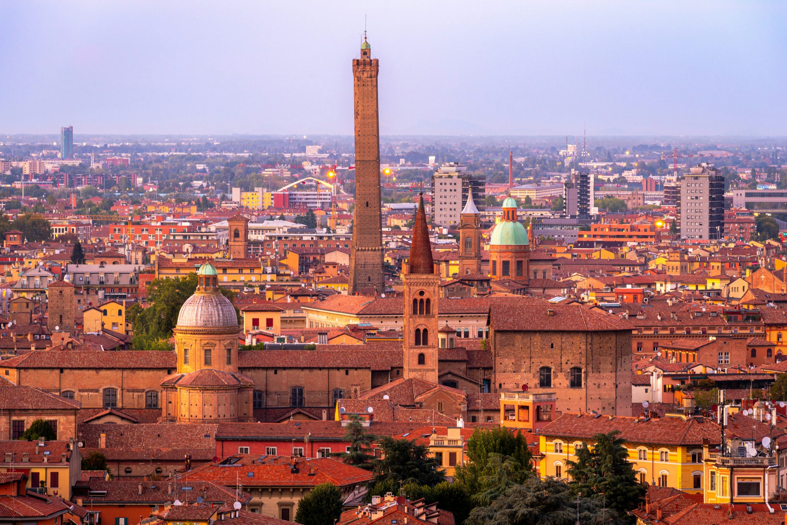 Read more about the article Bologna: Olaszország rejtett kincse vagy legnagyobb csalódása?